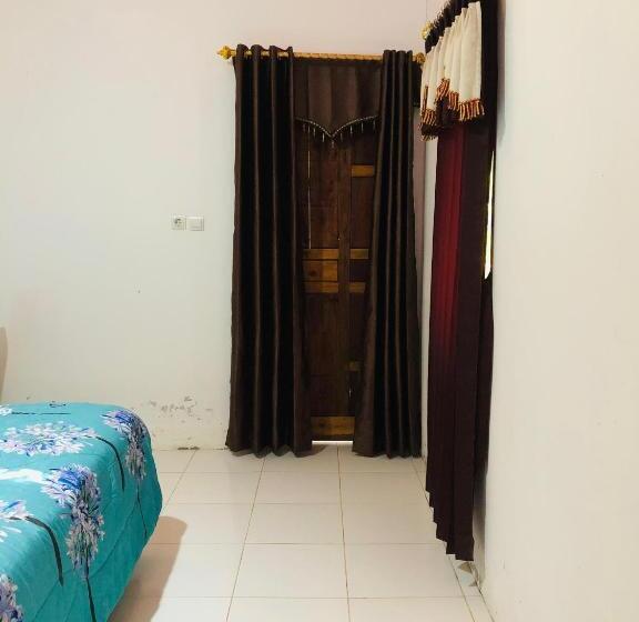 ペンション Rara Bale Tani Local Room