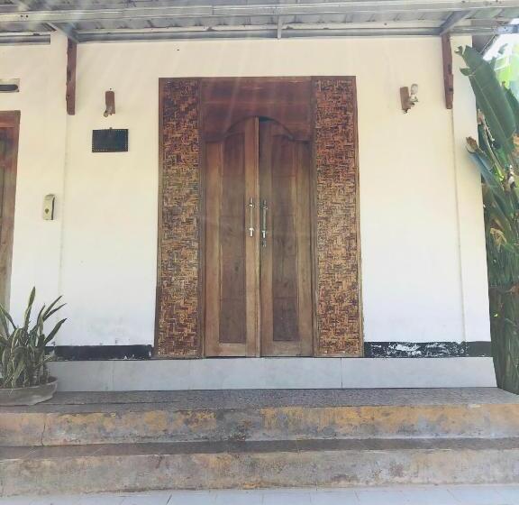 ペンション Rara Bale Tani Local Room