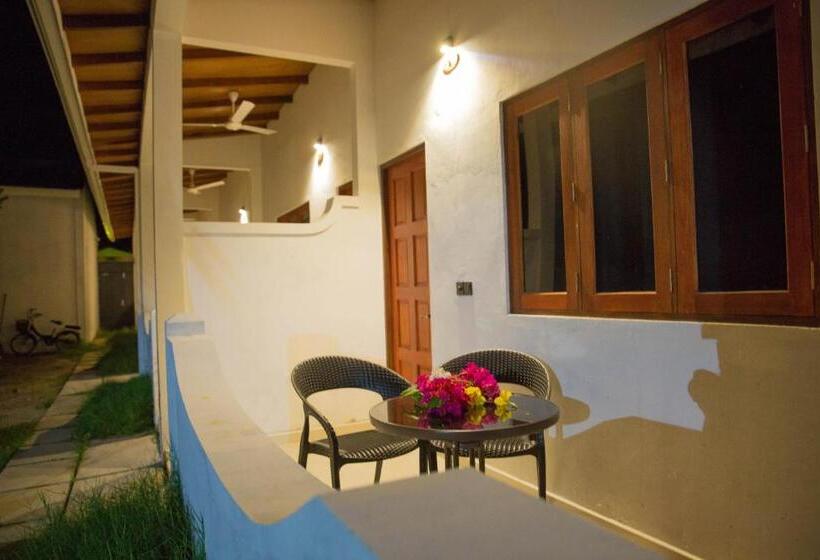 پانسیون Velidhoo Inn