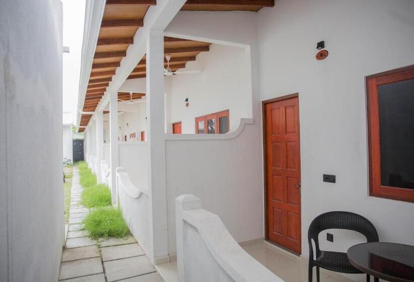 پانسیون Velidhoo Inn