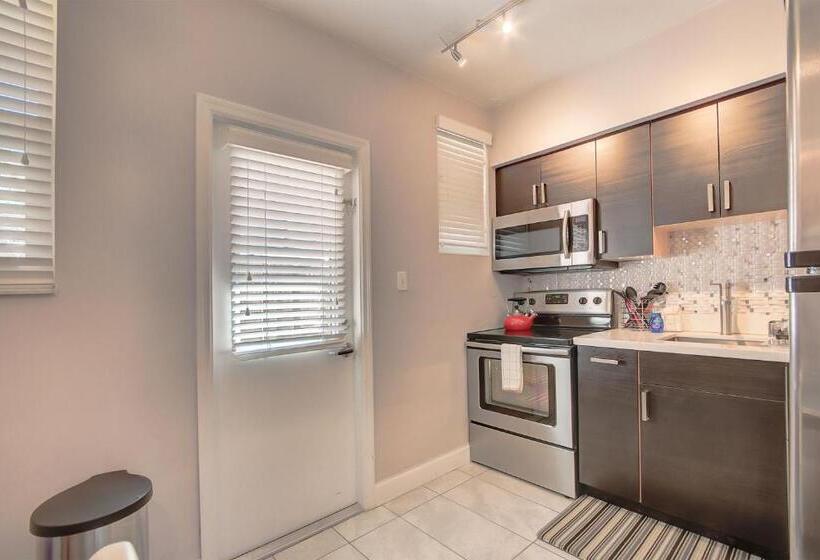 Lomakeskus Clearwater Beach Suites #104