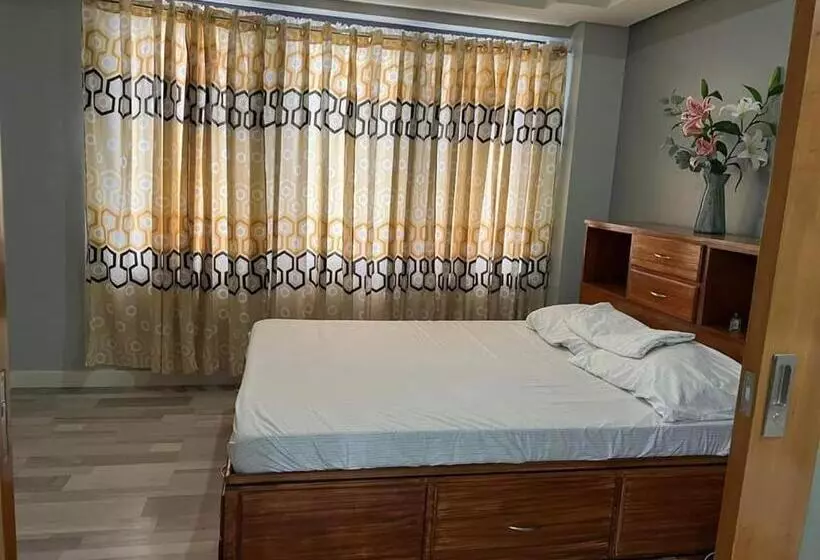 Bed & Breakfast Studio Type Condo Unit At Baseline Prestige