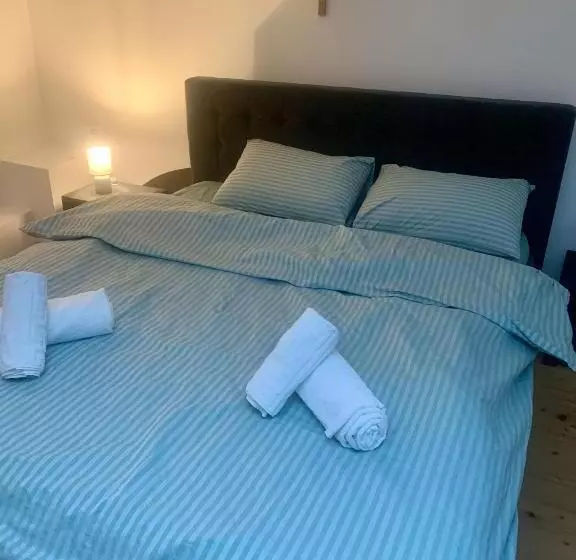 Aamiaismajoitus (B&B) Chic Retreat In The Heart Of The City