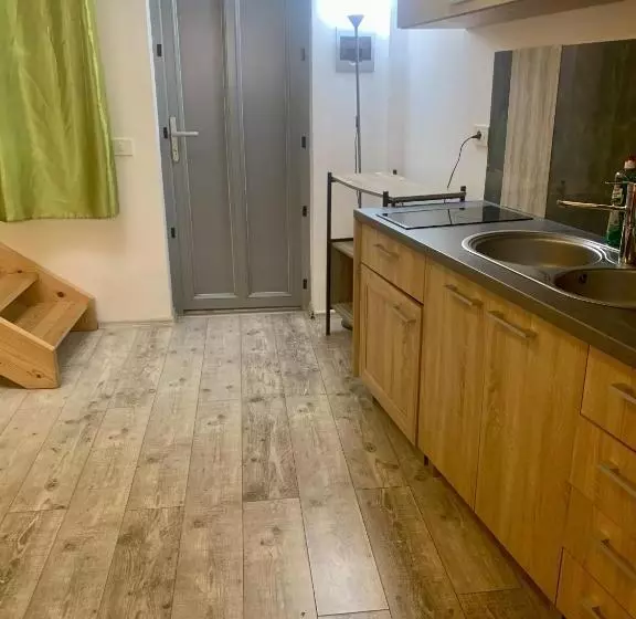 Aamiaismajoitus (B&B) Chic Retreat In The Heart Of The City