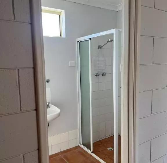 هتل Esperance Travellers Inn