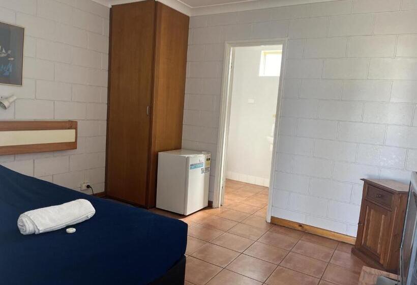 فندق Esperance Travellers Inn