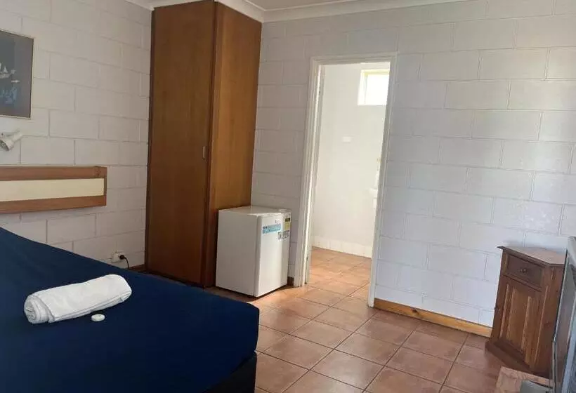 هتل Esperance Travellers Inn