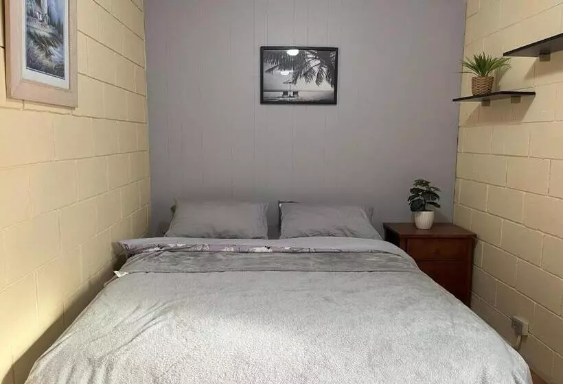 هتل Esperance Travellers Inn