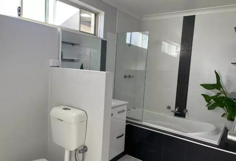 هتل Esperance Travellers Inn