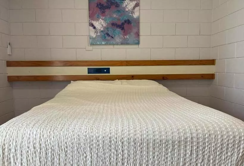 هتل Esperance Travellers Inn