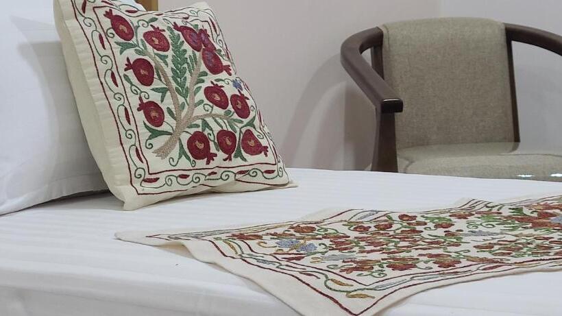 בית מלון כפרי Padishakh Boutique