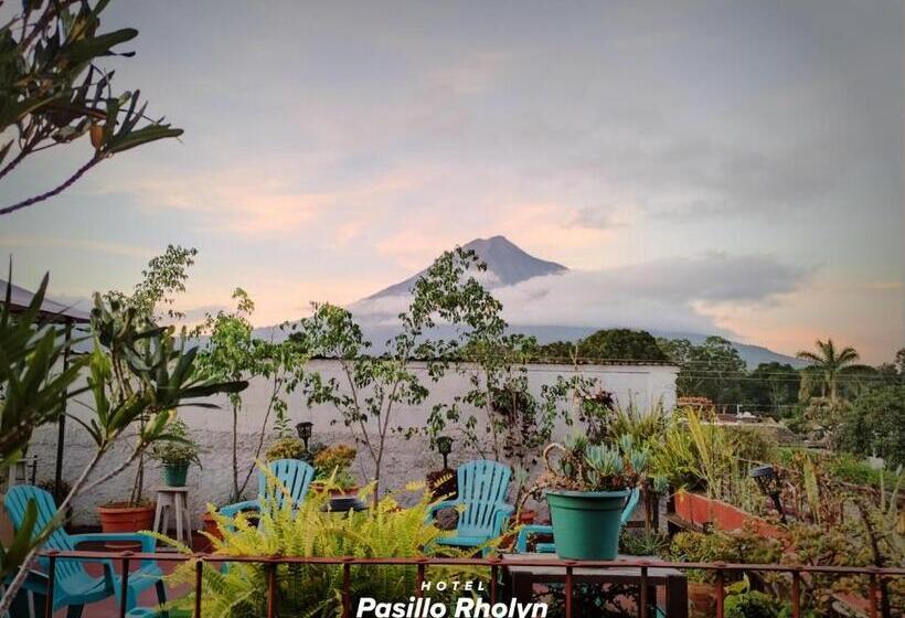 هتل Rholyn Pura Vida !!