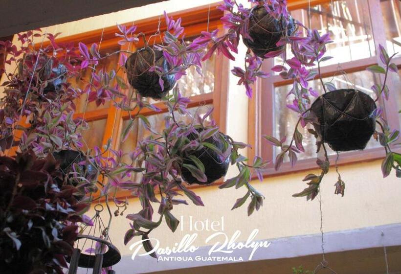 هتل Rholyn Pura Vida !!