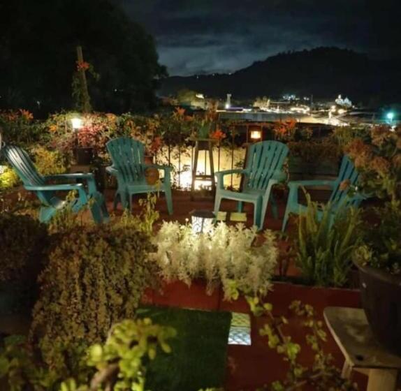 هتل Rholyn Pura Vida !!