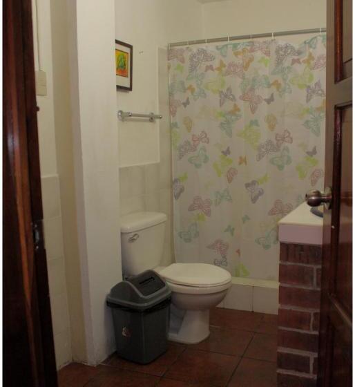 هتل Rholyn Pura Vida !!