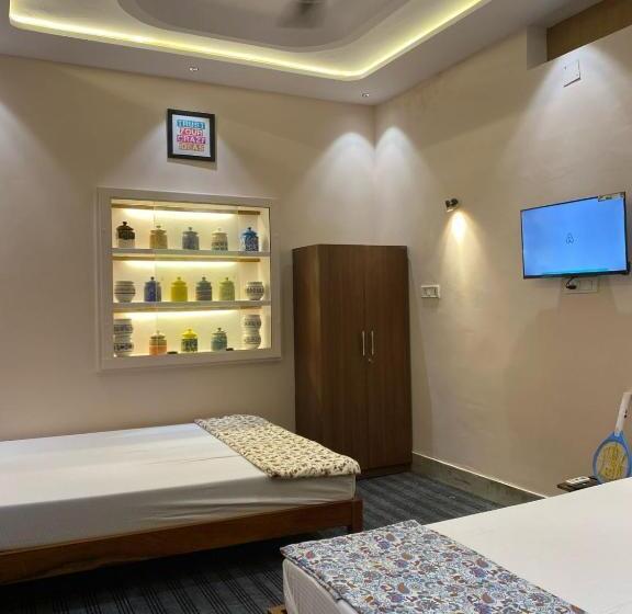 בית מלון כפרי Rudraksh ,a Luxury Home Stay In Varanasi