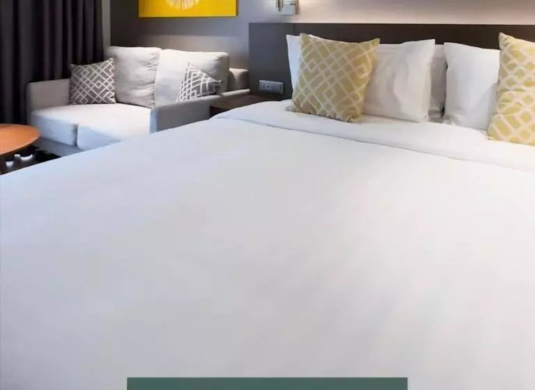 Novotel Suites Manila At Acqua