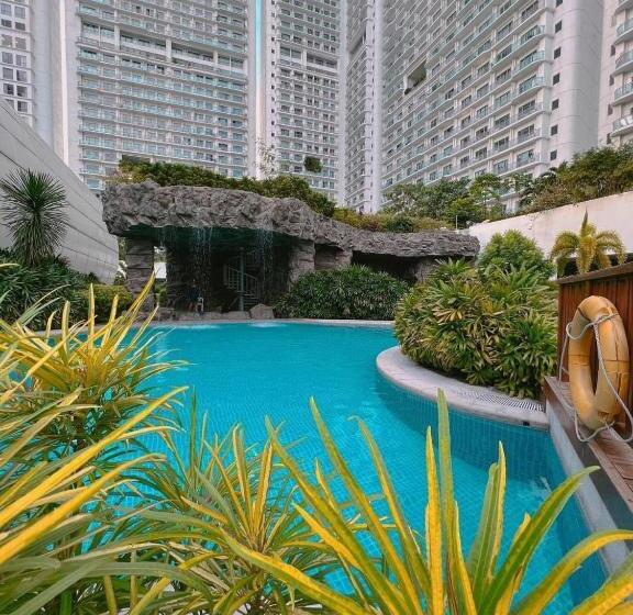 Novotel Suites Manila At Acqua