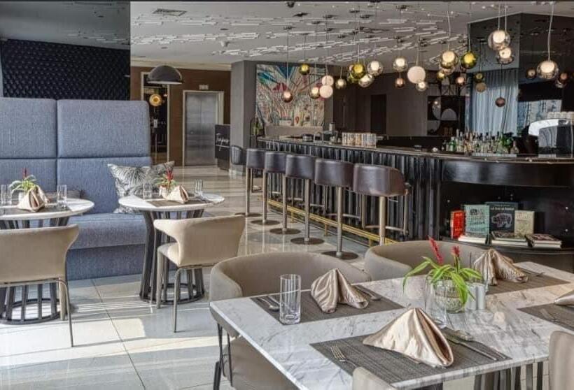 Novotel Suites Manila At Acqua