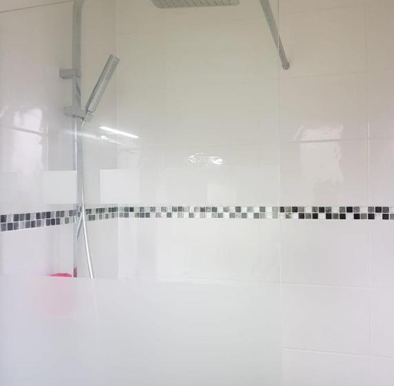 پانسیون Chambre Proche Astérix, Parc Expo Villepinte, Cdg, Bourget