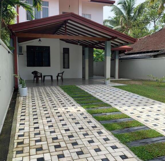 펜션 Chern Matara Guest House