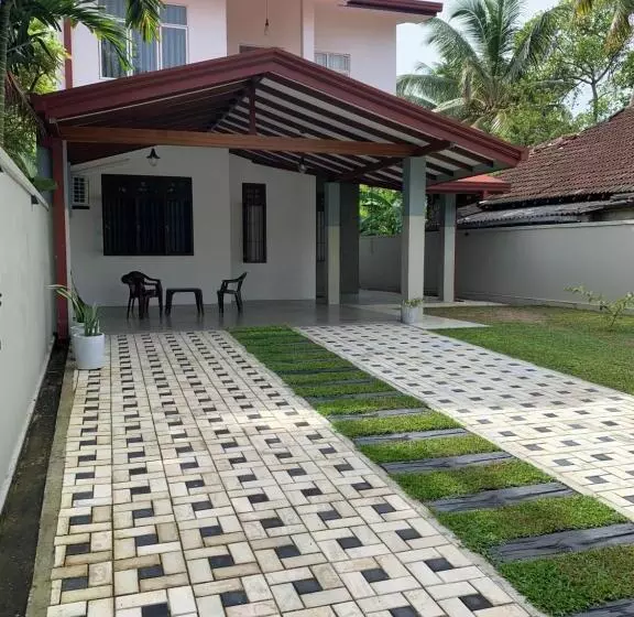 Majatalo Chern Matara Guest House