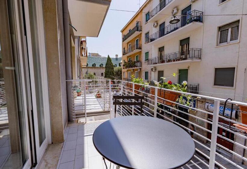 پانسیون Urban Oasis