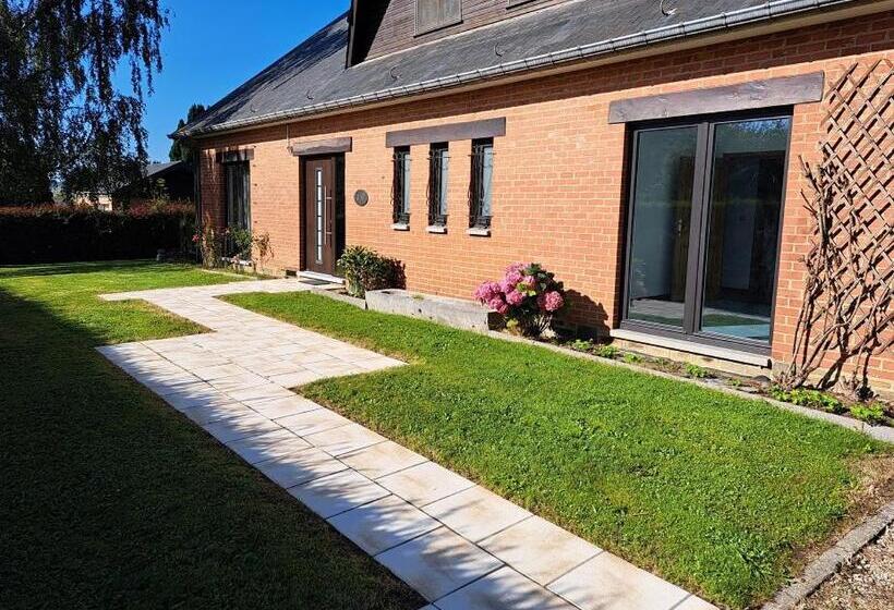 پانسیون Naninne