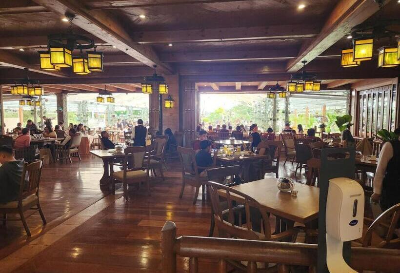 Hotel Camp John Hay Lodge 200