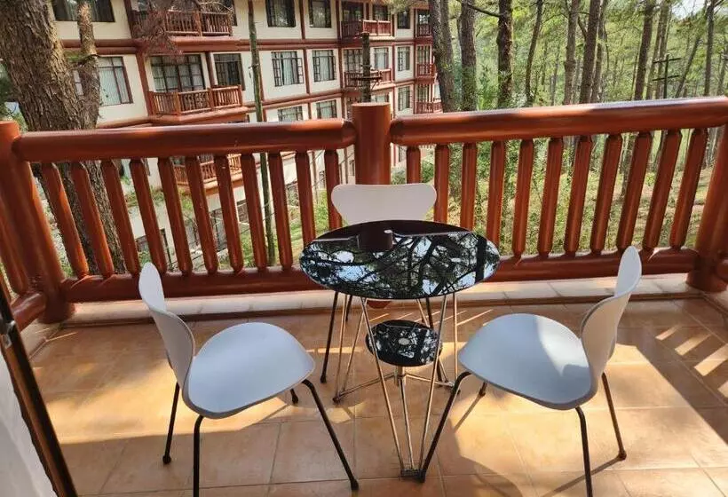 ホテル Camp John Hay Lodge 200