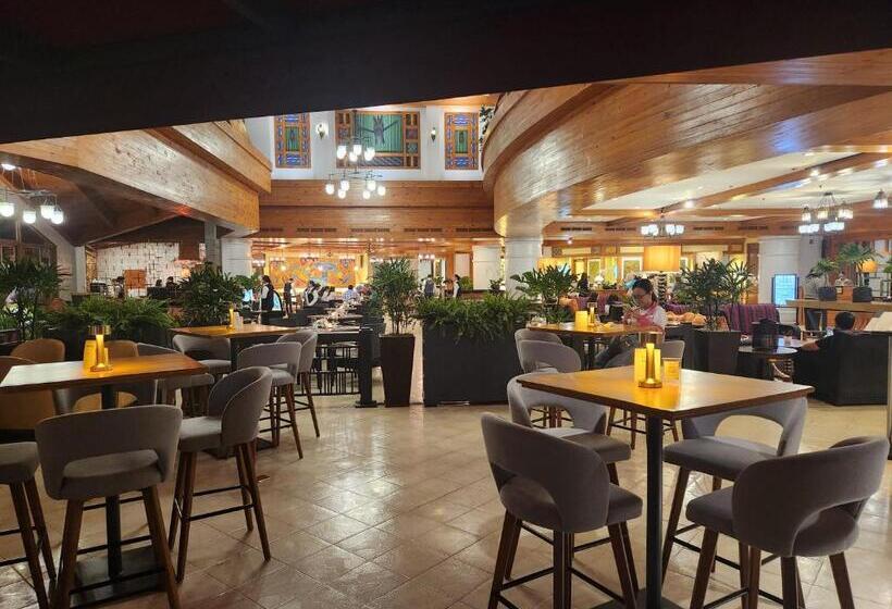 Hotel Camp John Hay Lodge 200