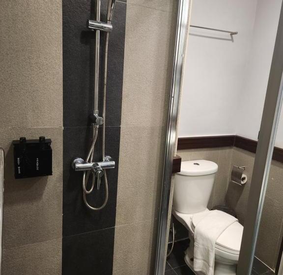 Hotel Camp John Hay Lodge 200