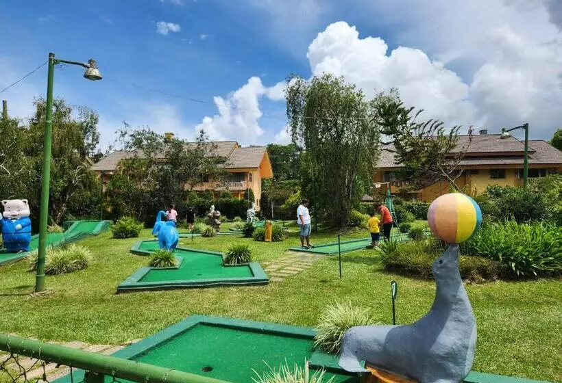 ホテル Camp John Hay Lodge 200