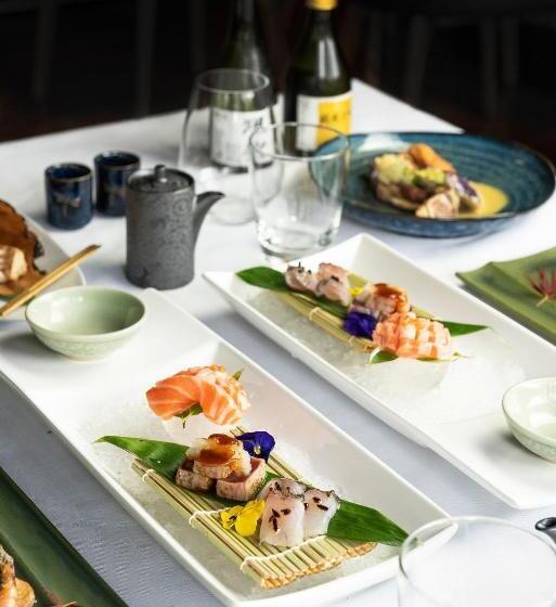 호텔 Japanese Mountain Retreat Mineral Springs & Spa