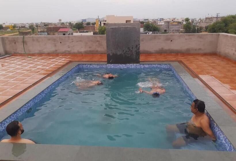 هتل Kishangarh Bagh