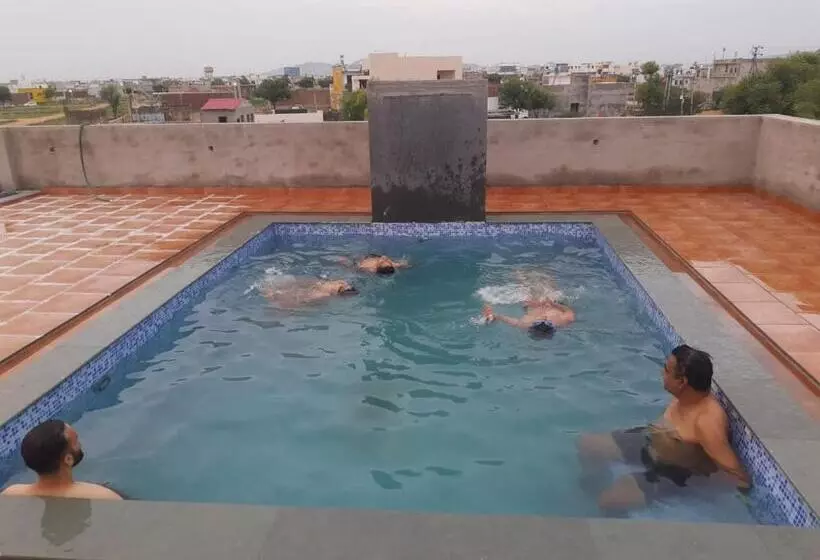 ホテル Kishangarh Bagh