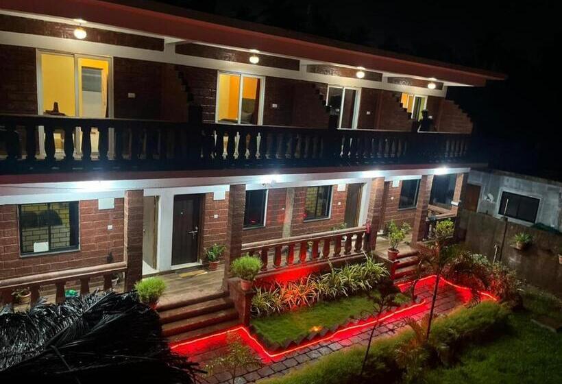 בית מלון כפרי Red Stone Haritage Baga Goa