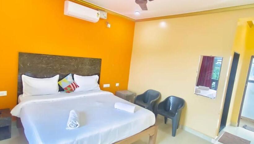 בית מלון כפרי Red Stone Haritage Baga Goa