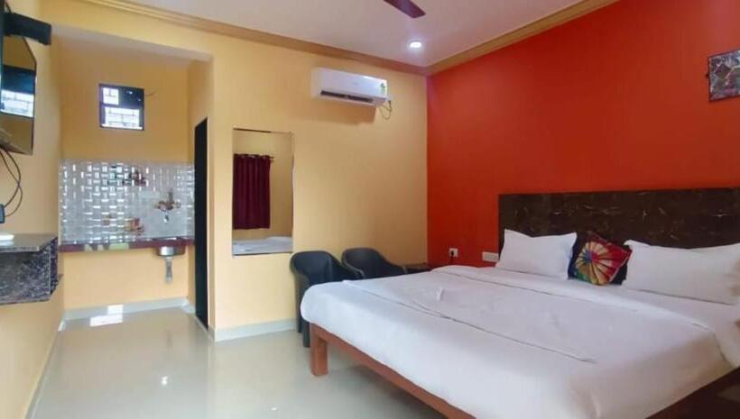 בית מלון כפרי Red Stone Haritage Baga Goa