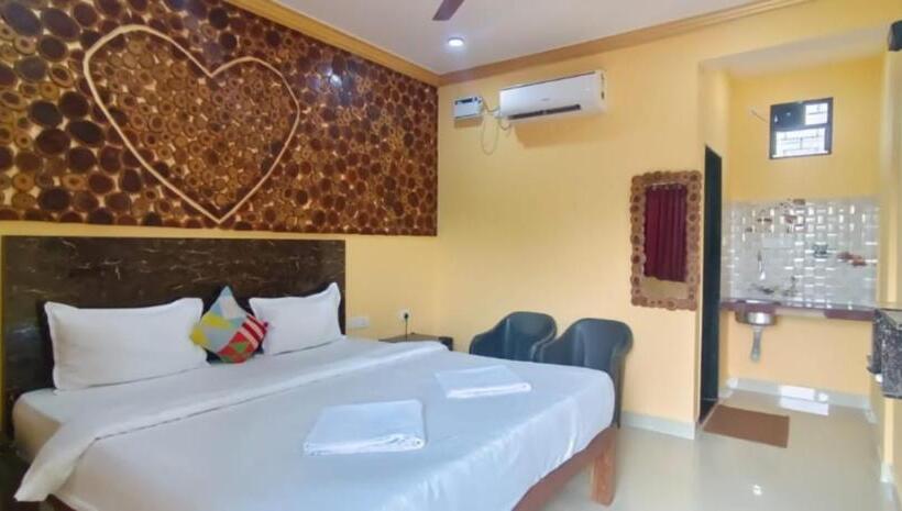 בית מלון כפרי Red Stone Haritage Baga Goa