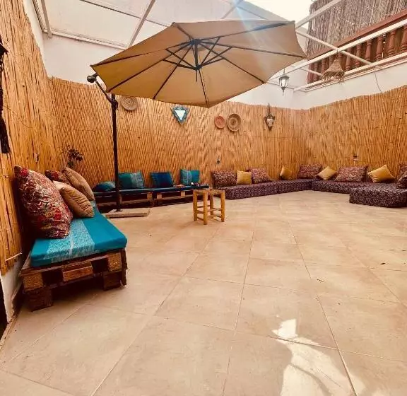 Majatalo Izurf Geust House