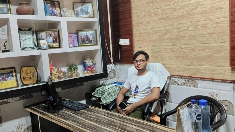 Majatalo Navodaya Guest House