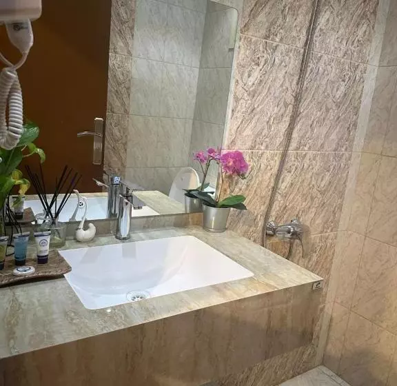 استديو انيق بدخـول ذاتي