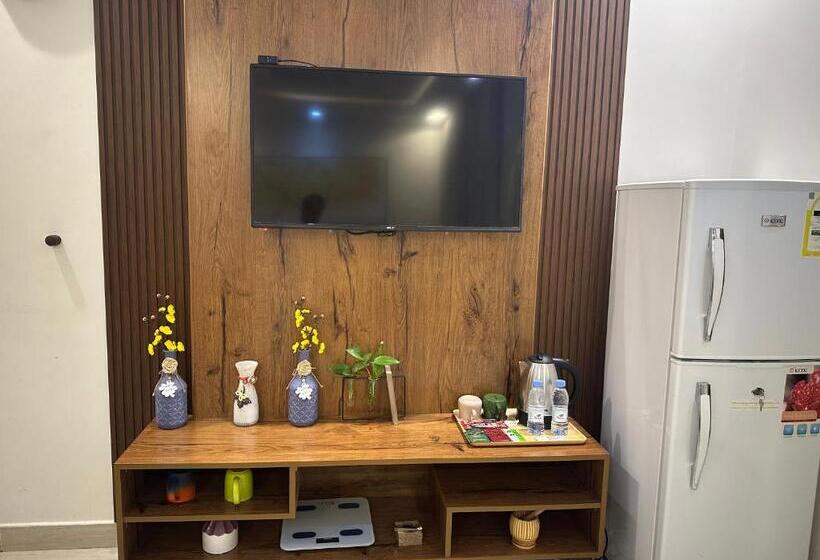 استديو انيق بدخـول ذاتي