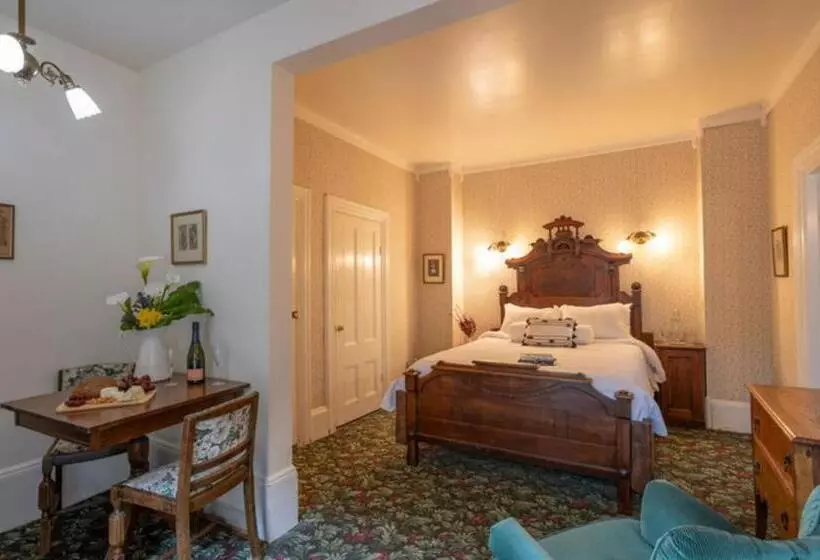 Retkeilymaja Dennen S Victorian Farmhouse