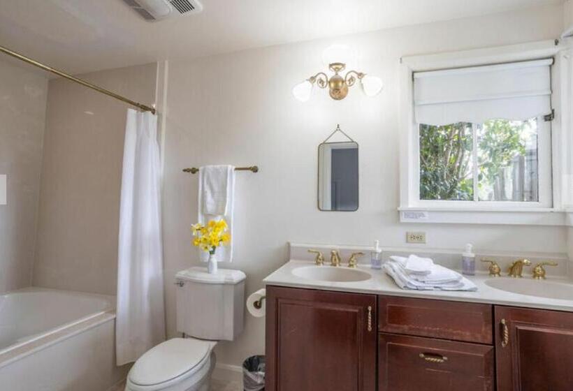 호스텔 Dennen S Victorian Farmhouse