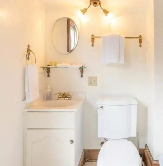 Retkeilymaja Dennen S Victorian Farmhouse