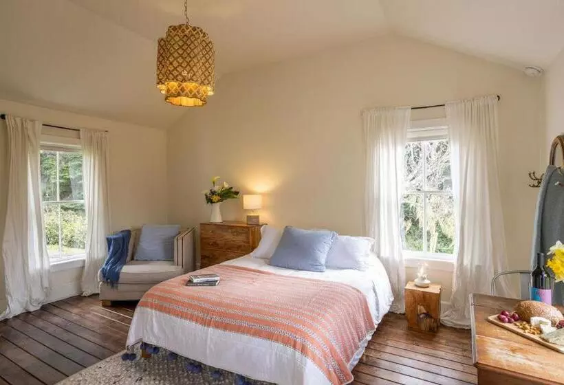 Retkeilymaja Dennen S Victorian Farmhouse