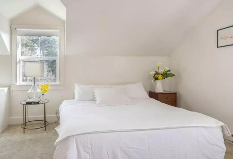 Retkeilymaja Dennen S Victorian Farmhouse