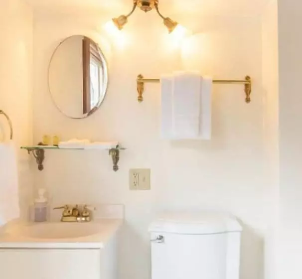 Retkeilymaja Dennen S Victorian Farmhouse